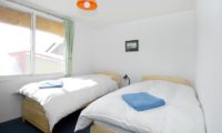 Mushroom Apartments Twin Bedroom | Middle Hirafu
