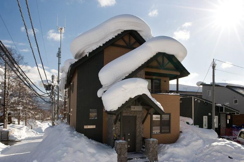 Nichigo Outdoor Area with Snow | Middle Hirafu