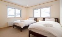 Ruby Chalet Bedroom with Twin Beds | East Hirafu