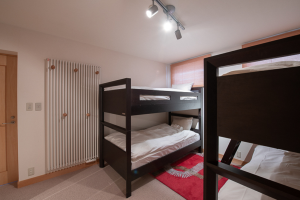 Shin Shin Bunk Beds with Hanging Area | Lower Hirafu