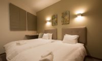 Kuromatsu Bedroom with Twin Beds | West Hirafu
