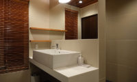 Shungyo Bathroom | East Hirafu