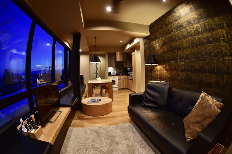 Matthew Suites Living Area at Night | Middle Hirafu