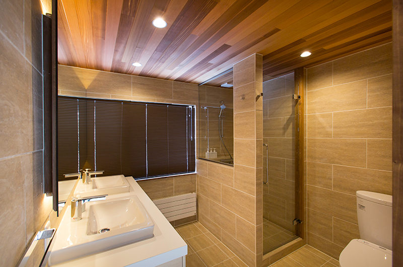 Gresystone Bathroom with Dual Sink | Lower Hirafu