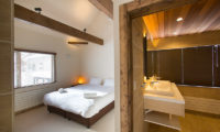 Gresystone Bedroom and Spacious Bathroom | Lower Hirafu