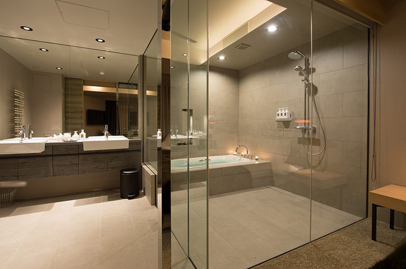 Aspect Niseko En-Suite Bathroom with Bathtub | Middle Hirafu Village