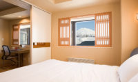 M Hotel Suite Bed Space with Mountain View | Middle Hirafu