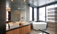 Matthew Suites En-Suite Bathroom | Middle Hirafu
