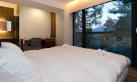 Setsugetsu Terrace Bedroom with Mountain View | Middle Hirafu