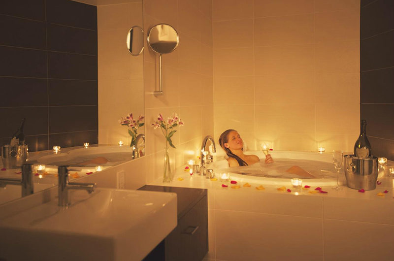 The Freshwater Romantic Bathtub Set Up | Middle Hirafu