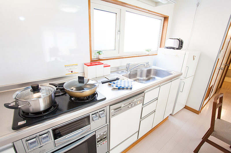 Yume House Kitchen with Utensils | Middle Hirafu