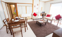 Yume House Living and Dining Area | Middle Hirafu
