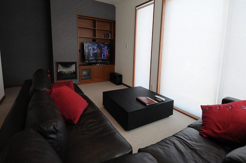 Yutaka Townhouses TV Room | Middle Hirafu