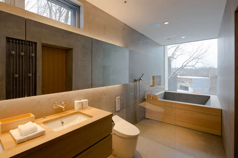 Kitadori En-Suite Bathroom with Outdoor View | The Escarpment