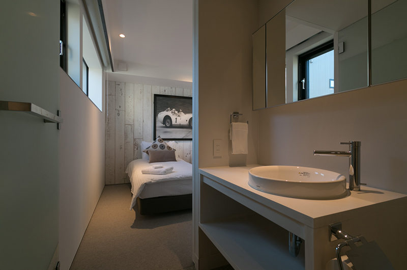 Millesime Twin Bedroom and Bathroom | Lower Hirafu