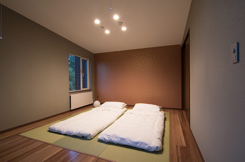 The Trees Chalets Japanese Style Twin Bedroom | West Hirafu