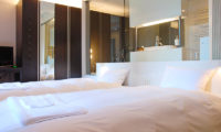 J-Sekka Suites Spacious Twin Bedroom | Middle Hirafu