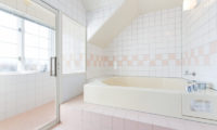 Heritage En-Suite Bathroom with Bathtub | East Hirafu