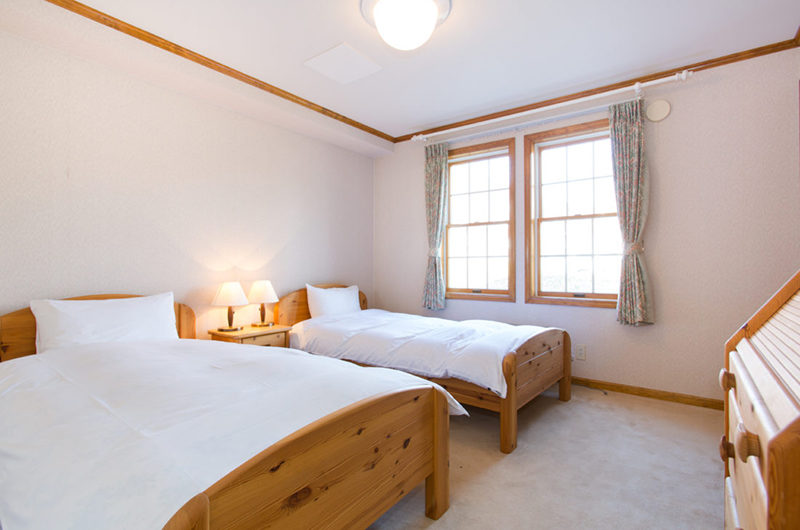 Heritage Twin Bedroom with Carpet | East Hirafu