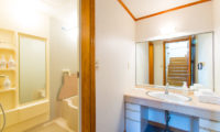 Heritage Bathroom with Bathtub | East Hirafu
