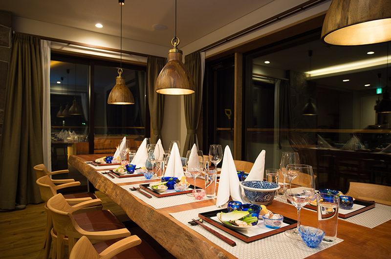 Hakuchozan Dining Table with Crockery | Lower Hirafu