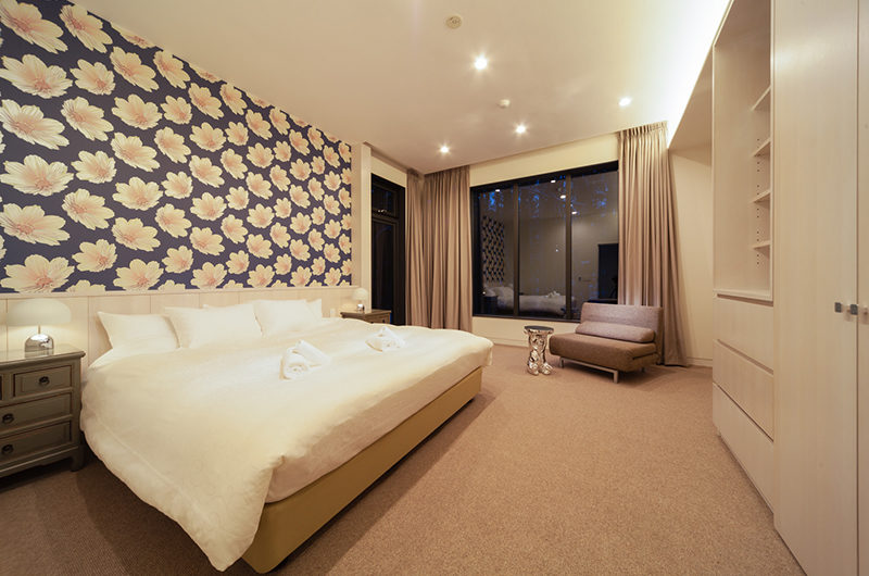 Amo 54 Bedroom with Seating Area | Upper Wadano