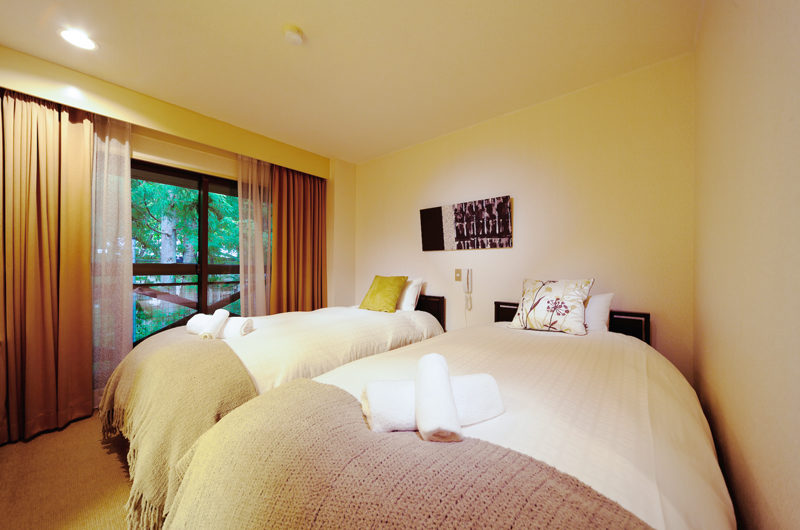 Phoenix Hotel Twin Bedroom | Lower Wadano