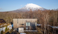 Yanagi House Exterior with Mountain View | West Hirafu