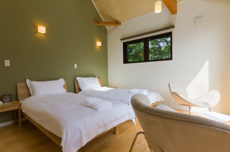Gakuto Villas Twin Bedroom with Sofa | Hakuba Valley