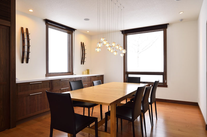 Kokoro Dining Area with Wooden Floor | East Hirafu