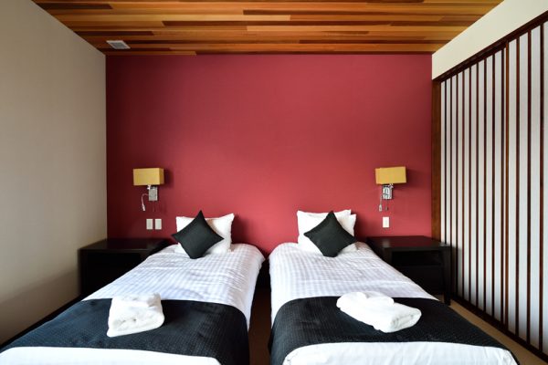 Panorama Bedroom with Twin Beds | Lower Hirafu