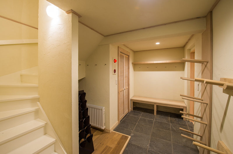 Koho Drying Room with Up Stairs | Lower Hirafu