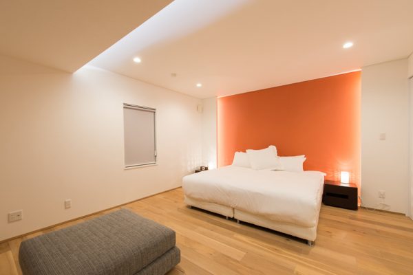 Yuzuki Spacious Bedroom with Seating Area | Lower Hirafu