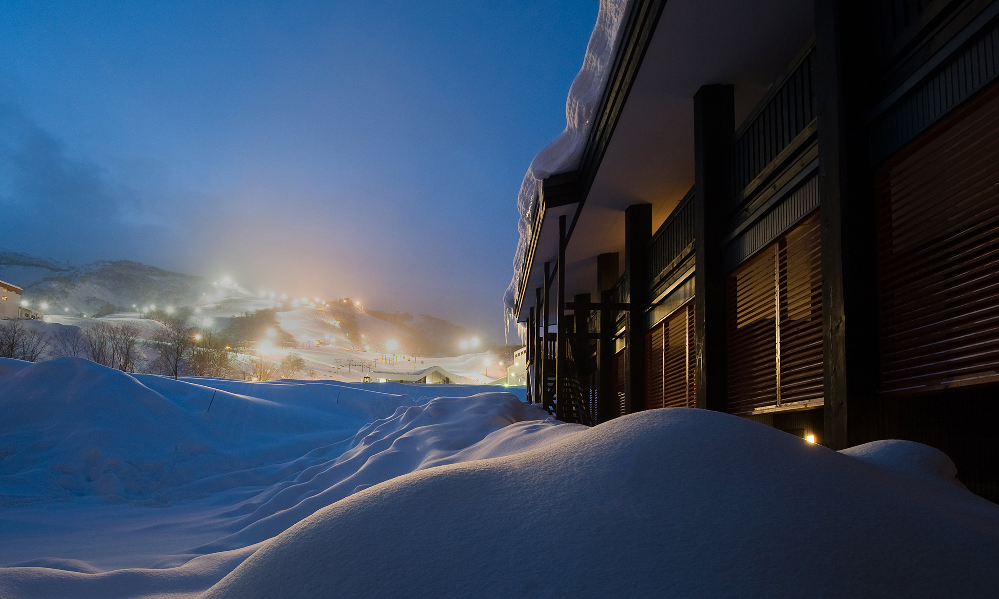 Gondola Chalets Stroll From the Door to Hirafu's Main Lift Powderlife