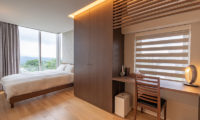 Suishou Bedroom with Study Area | Upper Hirafu