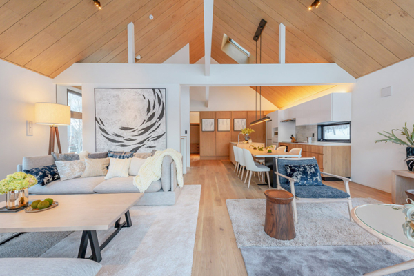 Koa Niseko Spacious Living Room | Higashiyama