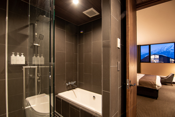 Panorama Niseko Bathroom with Bathtub and Shower | East Hirafu