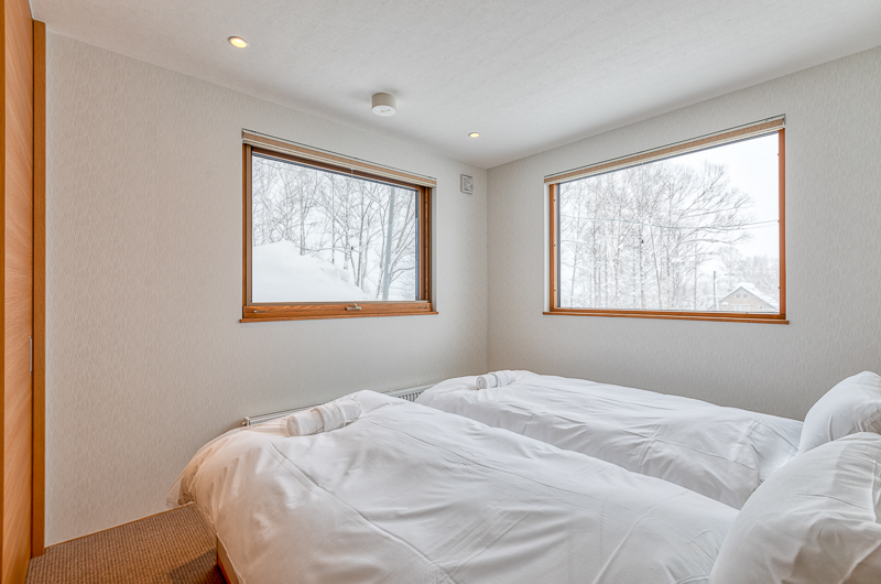 Hokkaidaway Twin Bedroom with View | West Hirafu