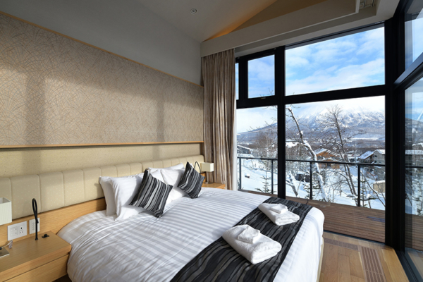 Tsudoi King Size Bed with View | East Hirafu