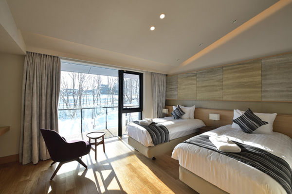 Tsudoi Twin Bedroom with Seating Area | East Hirafu