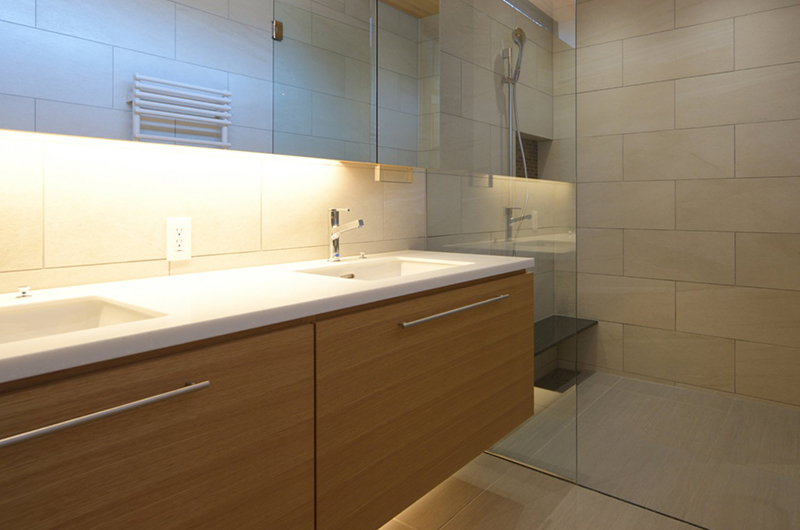 Hachi Bathroom with Shower | Upper Wadano