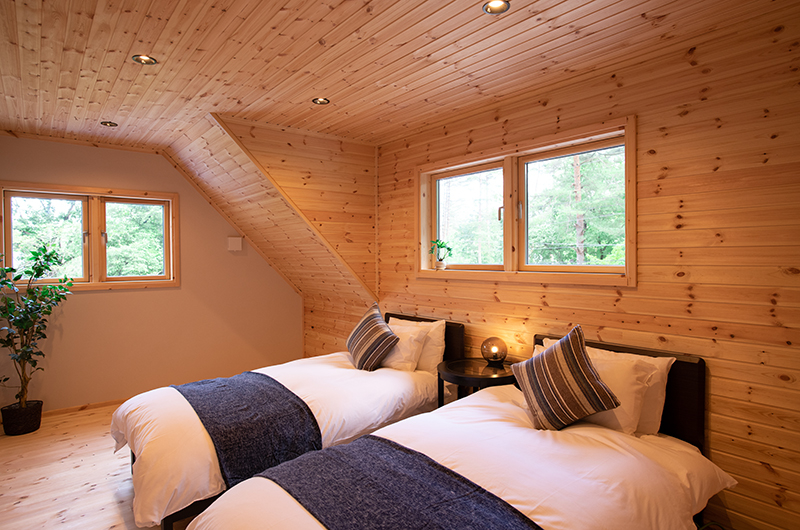 Villa Antelope Hakuba II Twin Bedroom with Wooden Floor | Echoland