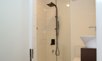 Mitsu Chalet Bathroom with Shower | Hakuba