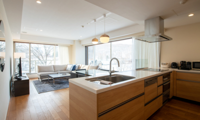 Chatrium Niseko Three Bedroom Annupuri Living, Kitchen and Dining Area with View | Upper Hirafu