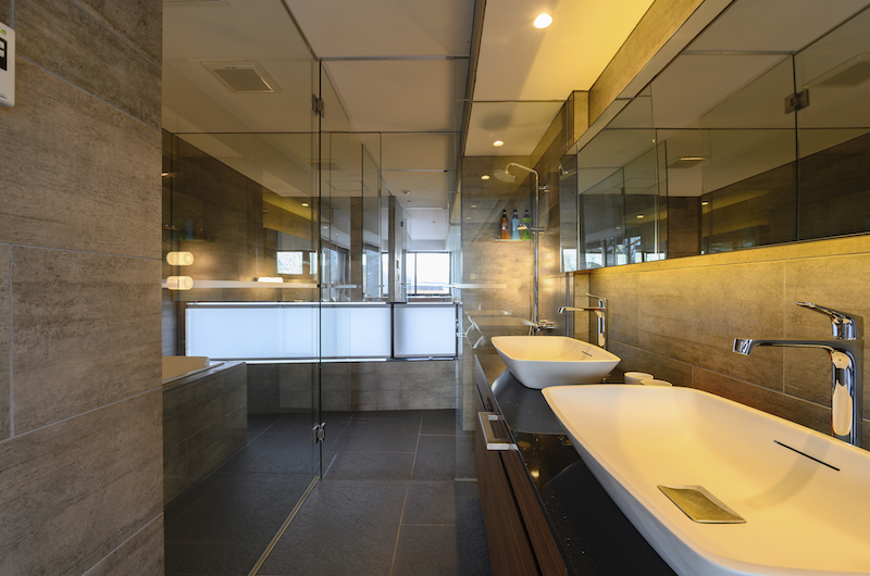Sekka Sekka Master Bathroom | Middle Hirafu
