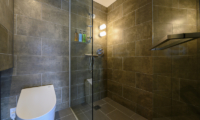 Sekka Sekka Bathroom with Shower | Middle Hirafu