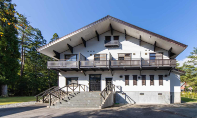 The Castle Exterior with stairs and balcony | Echoland, Hakuba